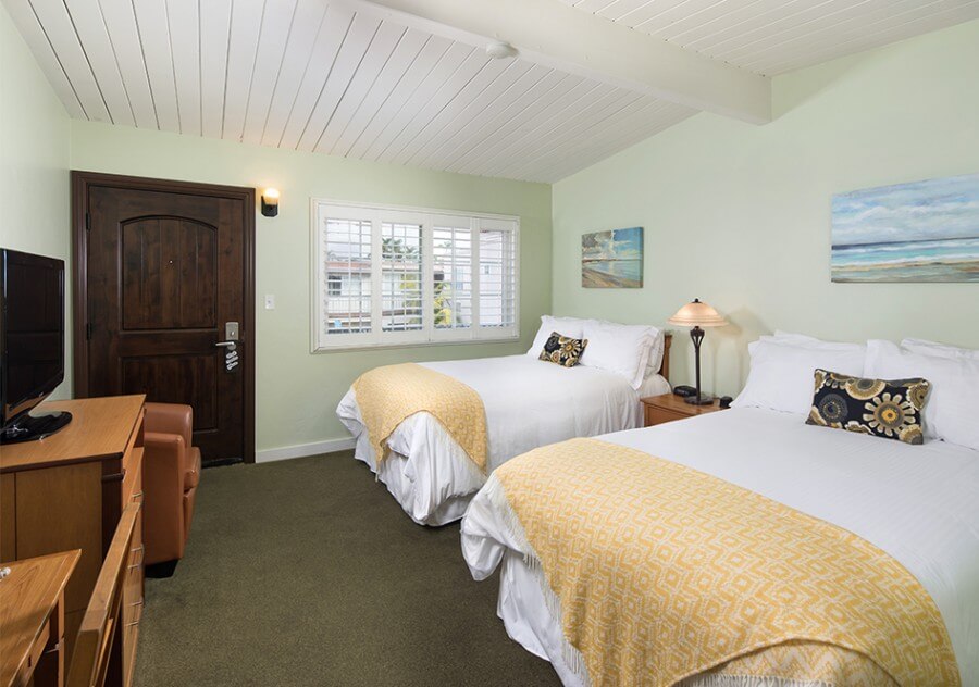 Two beds in a guest room in Coronado