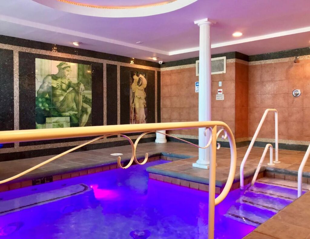Roman style hot tub in Masterpiece Hotel in Morro Bay California